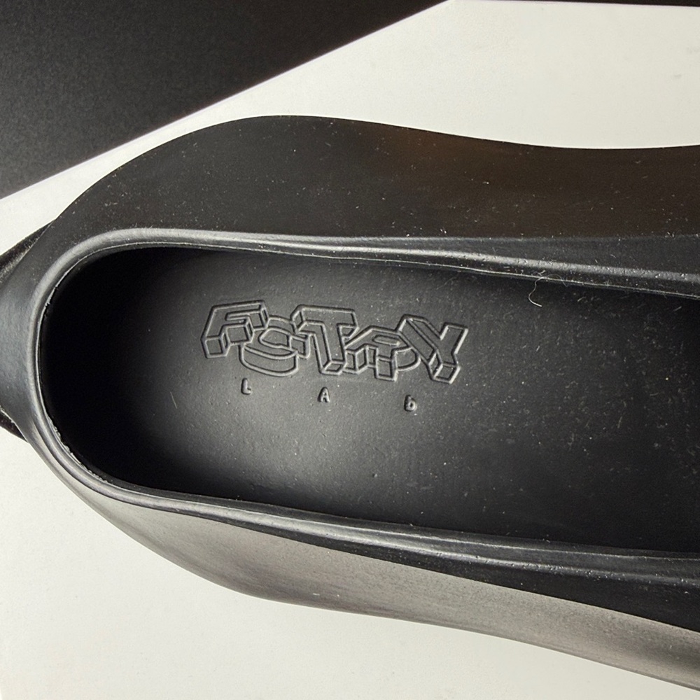 FCTRY LAb Knight RNR slippers, Black Matte size 10 - Picture 4 of 8